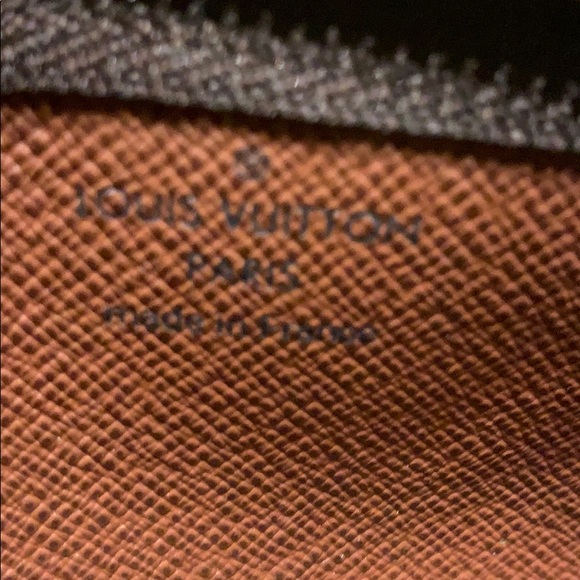 Louis Vuitton key pouch - Picture 3 of 5